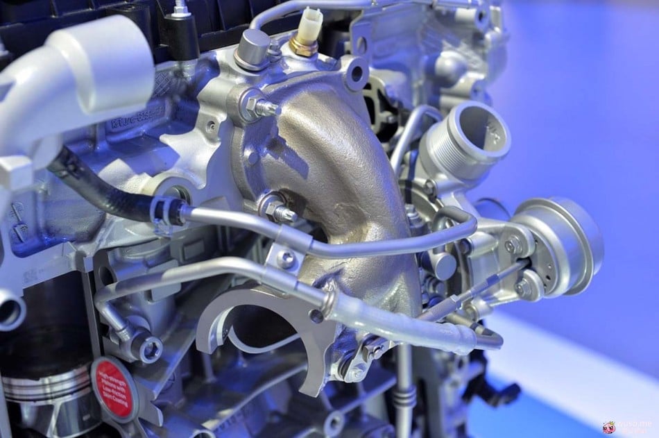 這兩張圖一為傳統的排氣頭段設計，另一則為1.5L EcoBoost所採用的集成式排氣頭段，排氣頭段已整合於汽缸頭 ...