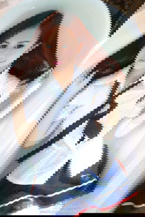 204905ad2xu6dzzlccaeh8.jpg