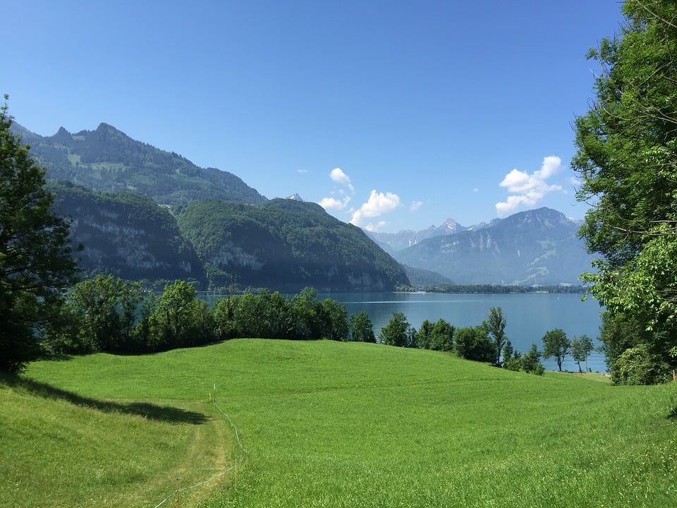 lake-walen-1052689_960_720.jpg