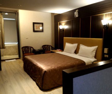 room5b1.jpg