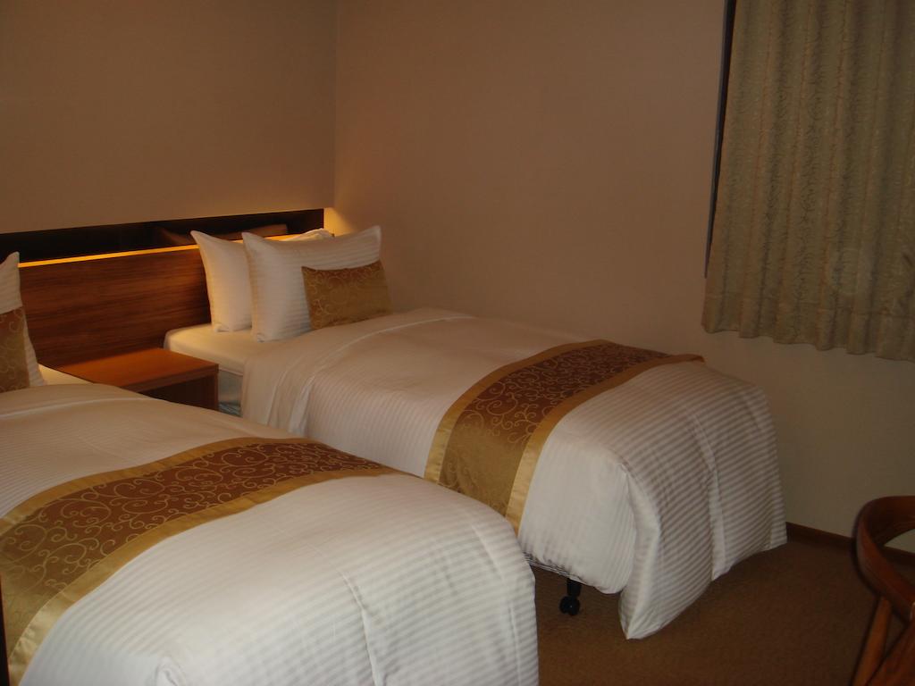 32010488.jpg