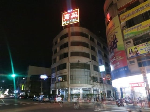 250690629_m.jpg