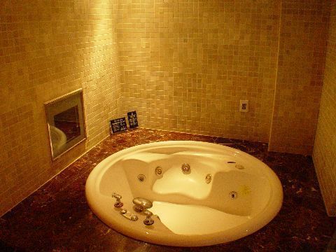 562_8_image.jpg
