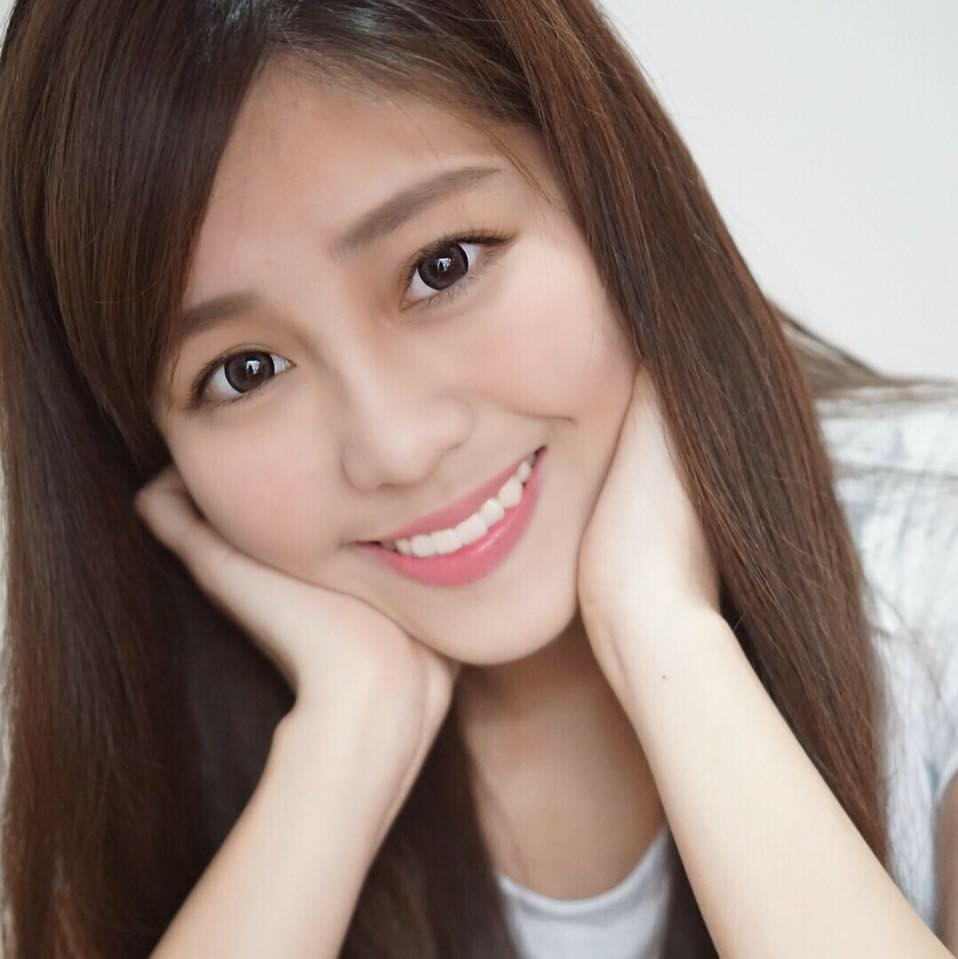 清新可愛的空姐Yanni瓜子脸