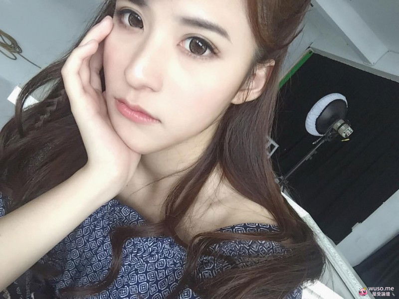 台湾高雄第一科大校花李娜典型的桃花眼