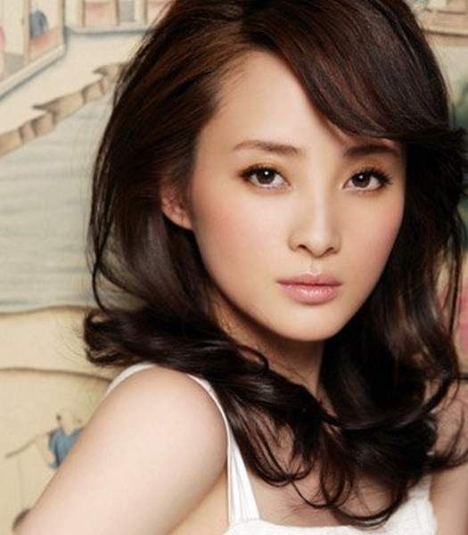 　桃花眼的女明星代表蒋勤勤