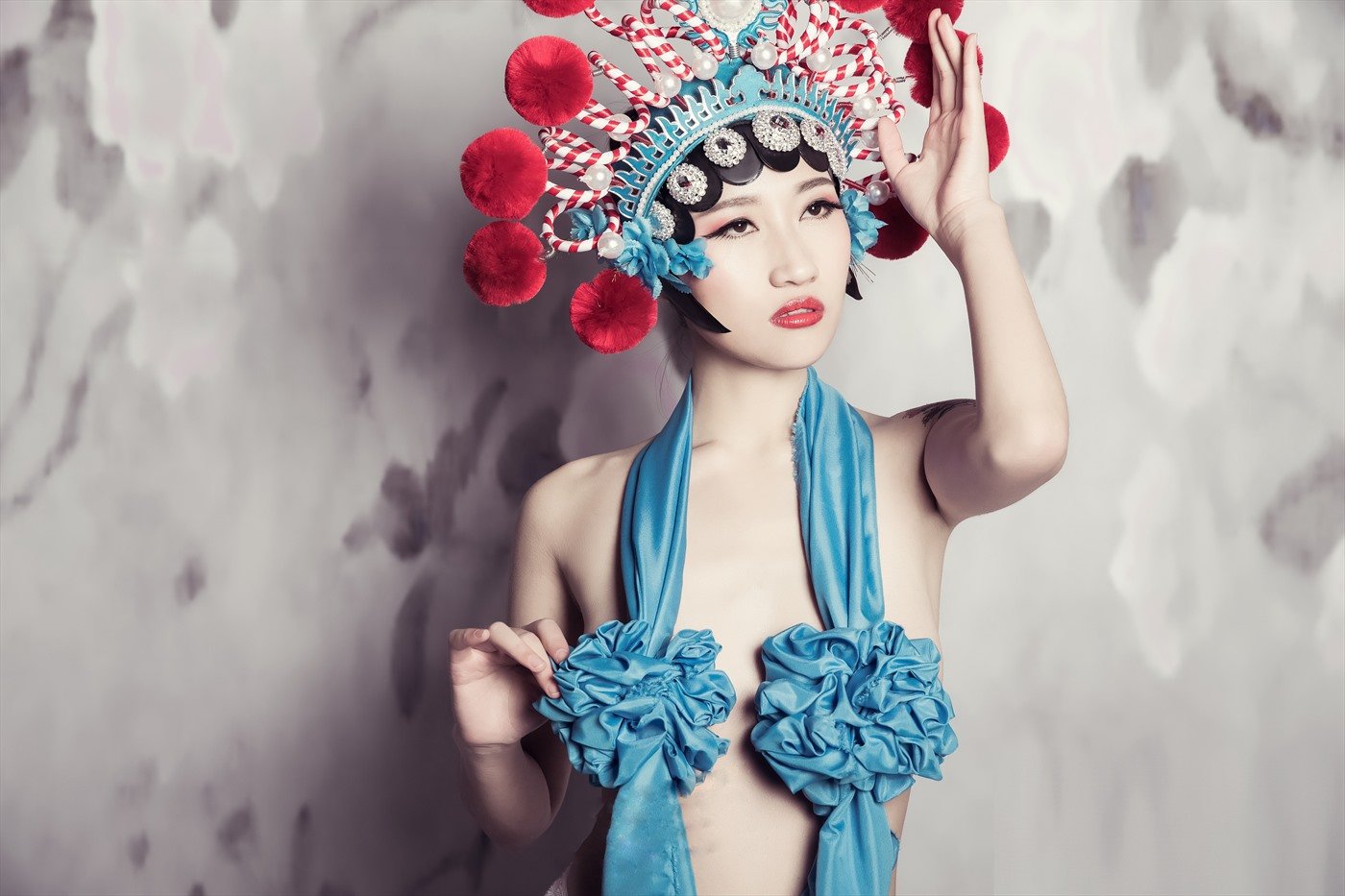 Nude-In-Ancient-Costume-048.jpg