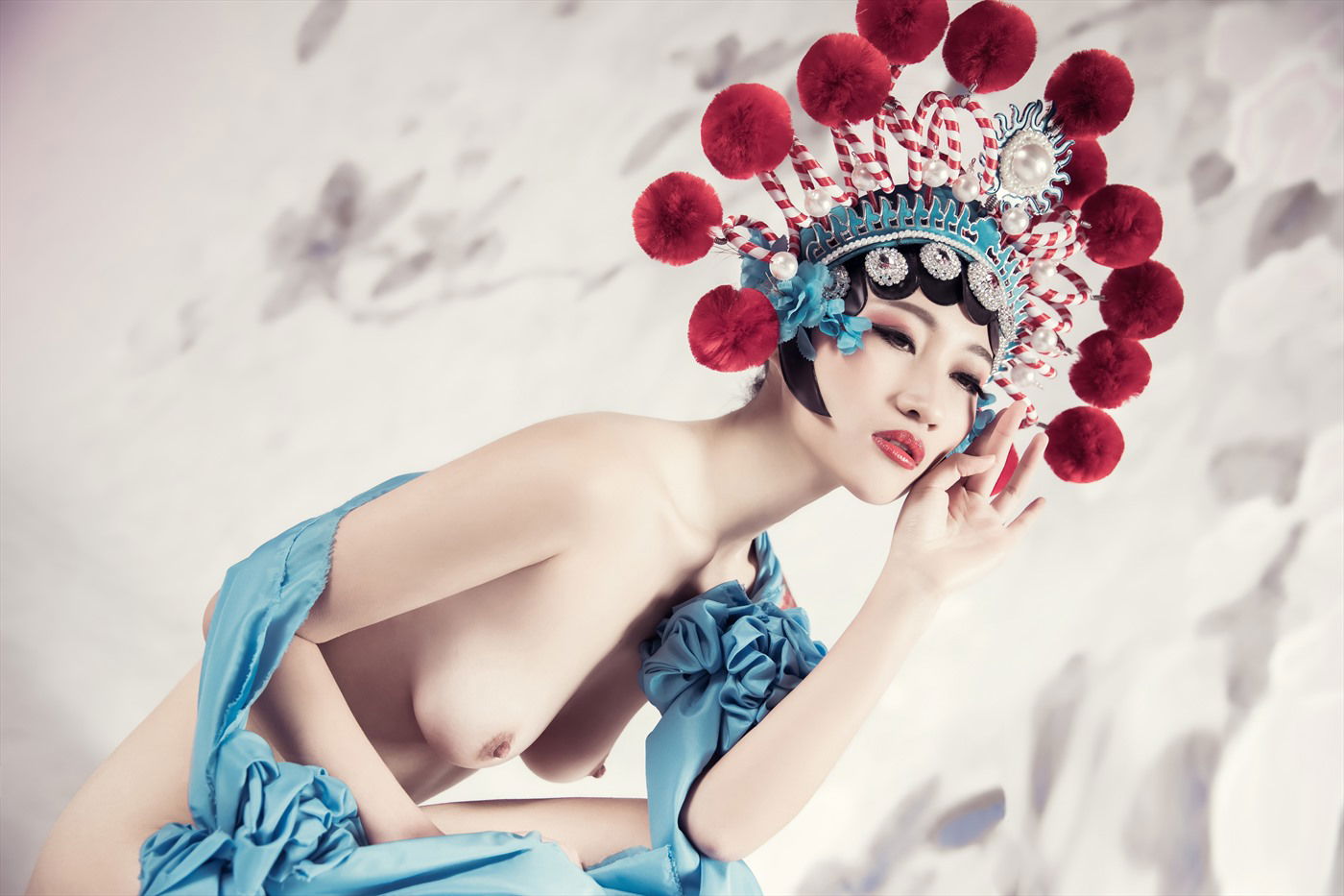 Nude-In-Ancient-Costume-056.jpg