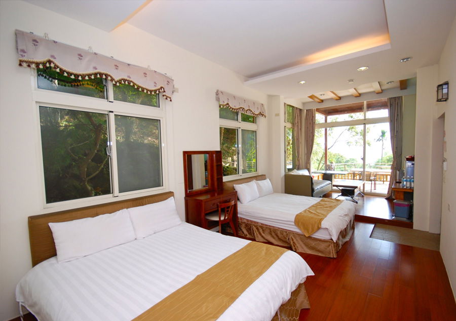 room-11-large.jpg