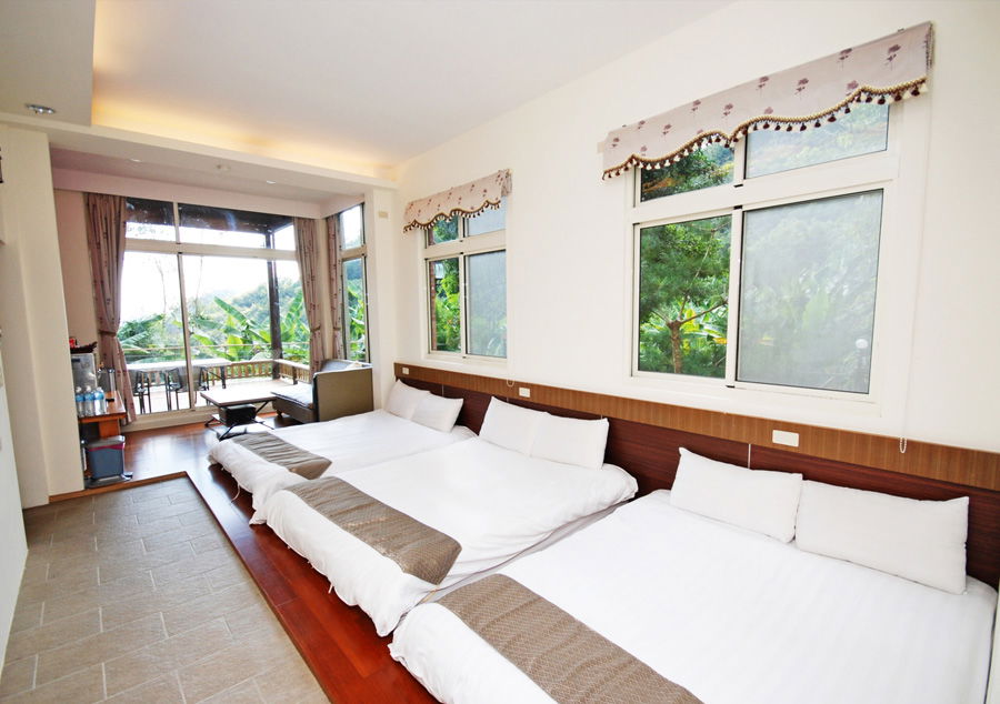 room-13-large.jpg