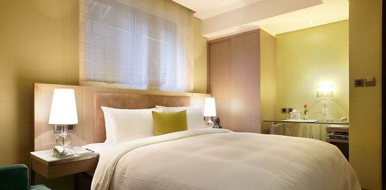 beauty-hotels-taipei-beautique-hotel-superior-suite-2.jpg