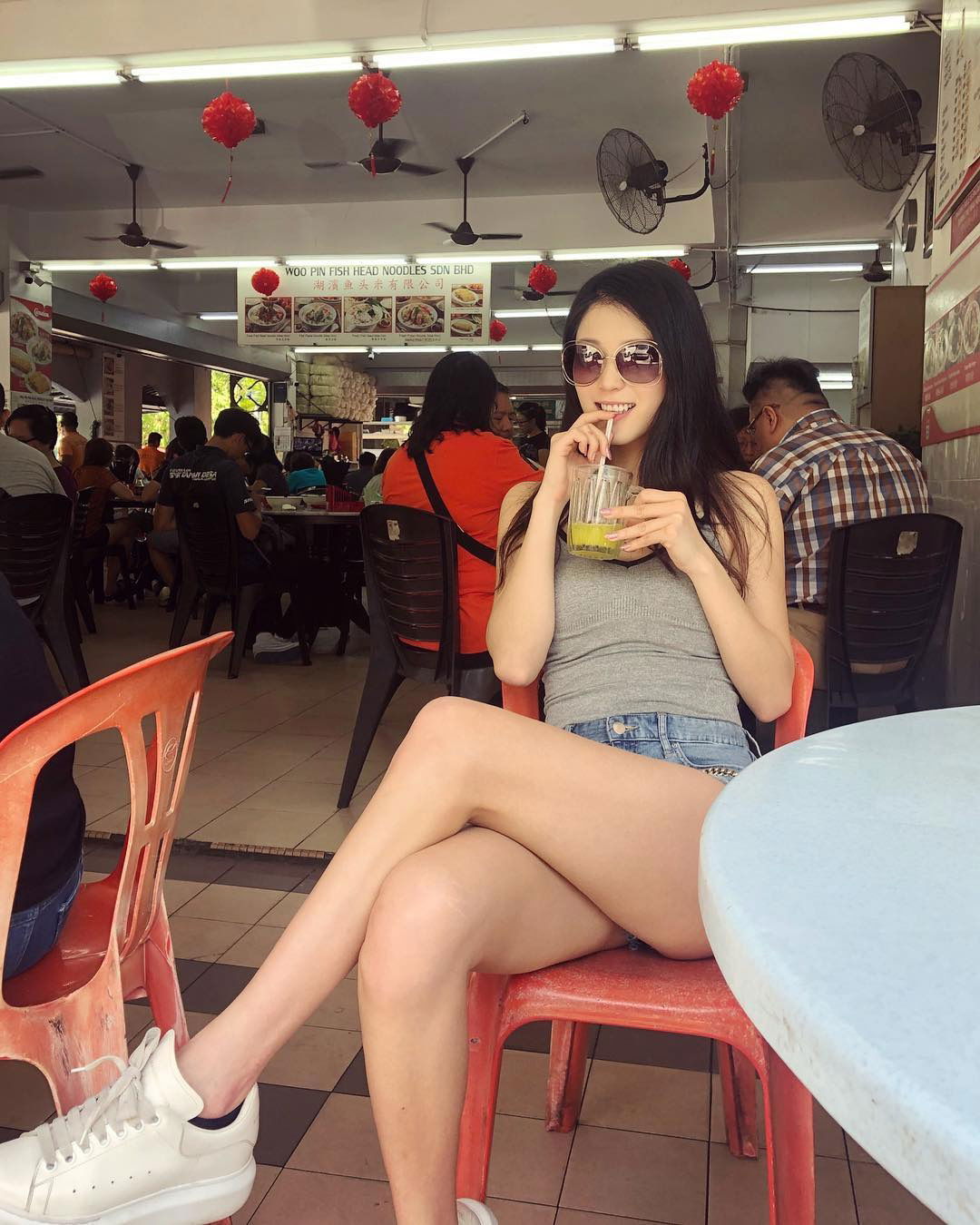 Instagram_bad.asian.girl_45977357_299070324283314_1775139627246800279_n.jpg