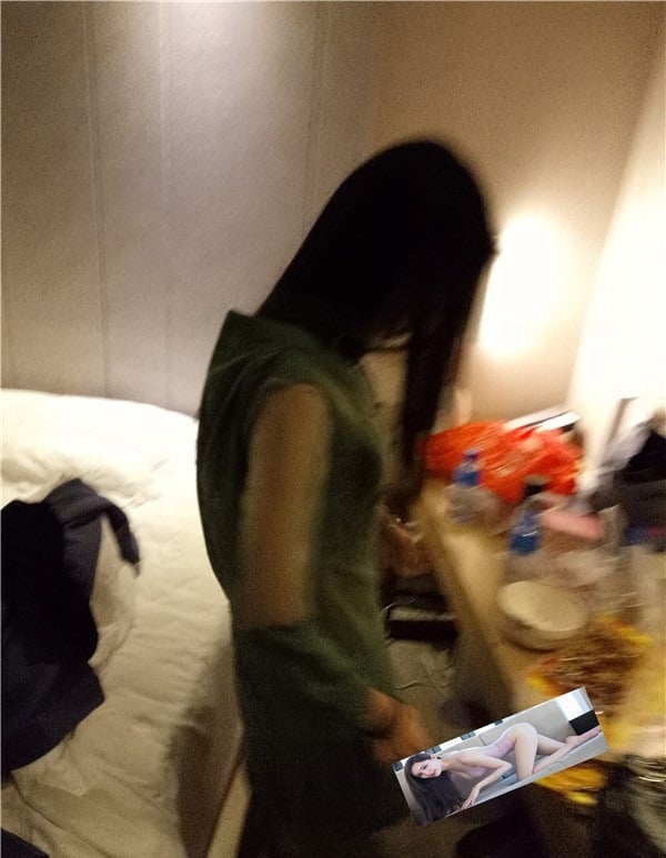 2107396sgsn6qc6lhhbnni~01.jpg