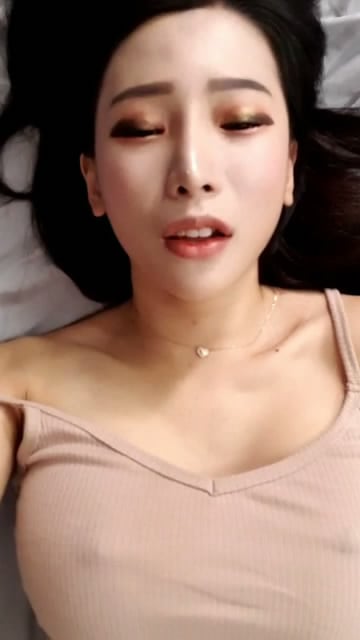 STP11898 极品女神降临人间 披肩美乳女神碧儿放浪招操 完美身材 性感纹身 模拟做爱不.jpg