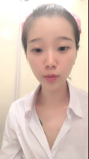 STP11921 衬衣粉色网袜颜值不错妹子浴室湿身诱惑 椅子上张开双腿近距离跳蛋震动粉逼 .jpg