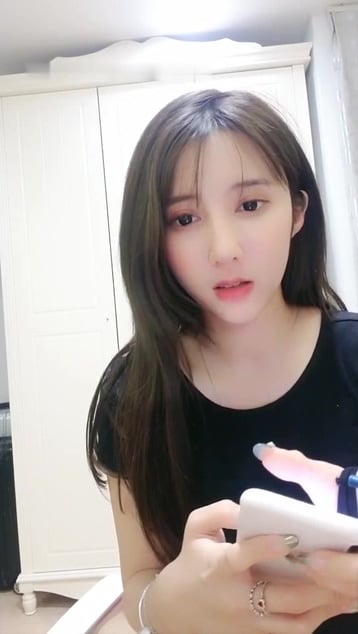 STP11955 高颜值气质不错萌妹子道具自慰 毛毛稀疏跳蛋震动粉逼翘着诱人大屁股 很是诱.jpg