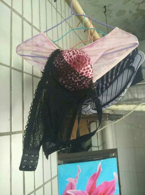 DLd03kyUQAEJGol.jpeg