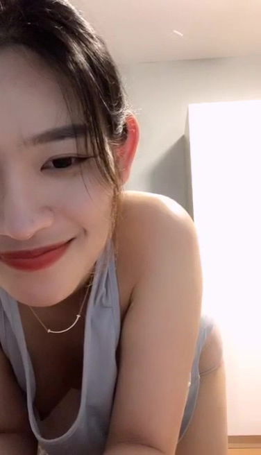 STP15123 颜值不错红唇妹子和炮友啪啪，口交后入猛操呻吟娇喘掰穴特写，搞完浴室洗澡.jpg