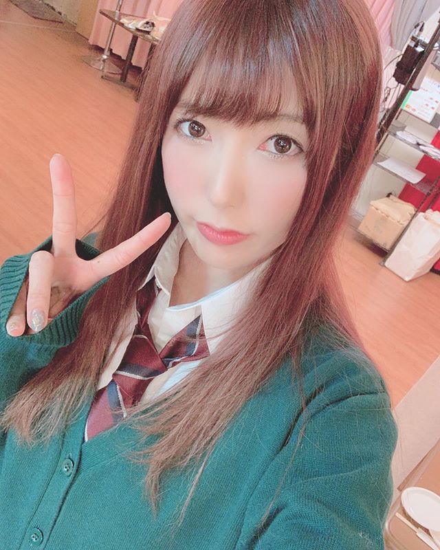 b2f5a27d23be8e71bd0d5fff9b9d172b.jpg