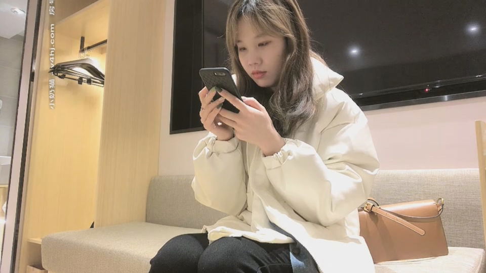 STP17581 高价网约极品学生妹兼职，清纯邻家乖乖女，粉嫩苗条舌吻不断，近景调情啪啪.jpg