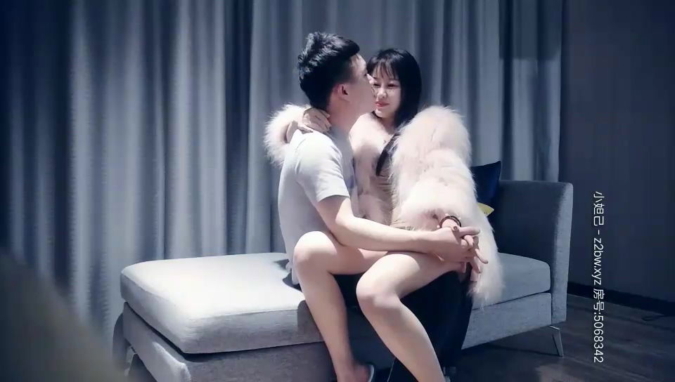 STP18425 高颜值性感包臀裙妹子啪啪，特写口交抱起来抽插侧入大力猛操.jpg.jpg