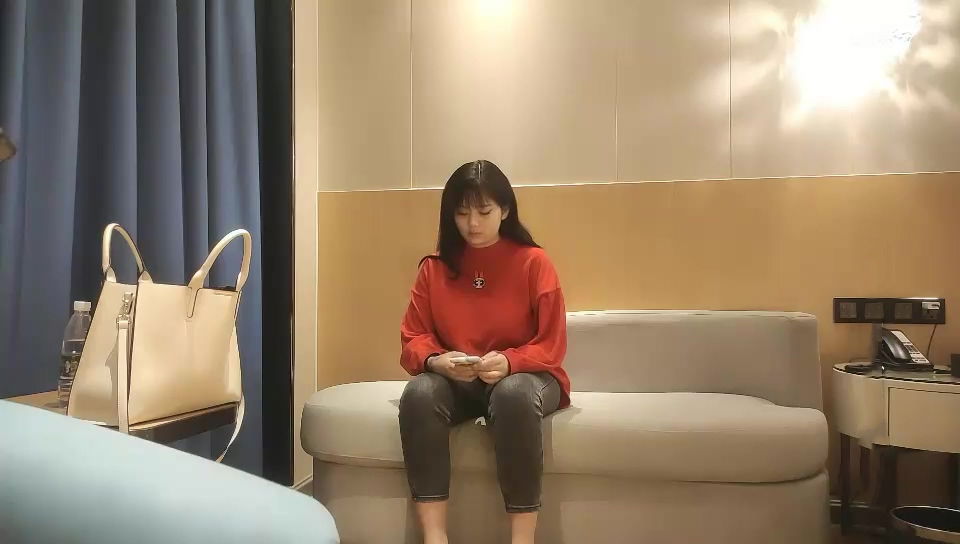 STP18517 开坦克大奶妹啪啪，口交舔弄后入大屁股晃动奶子.jpg