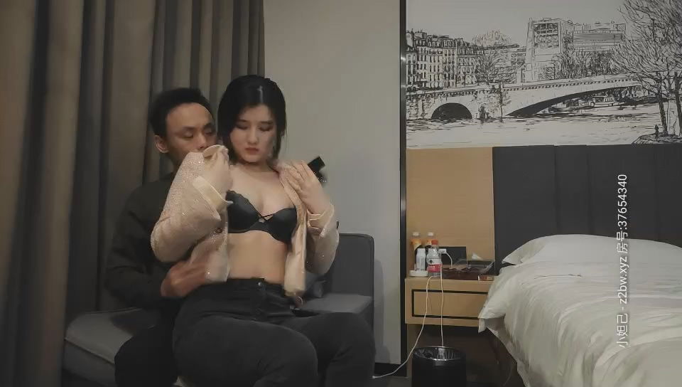 STP18682 神似宋祖儿 外围女神被近景掰穴展示 乖巧甜美温柔献上完美性爱.jpg.jpg