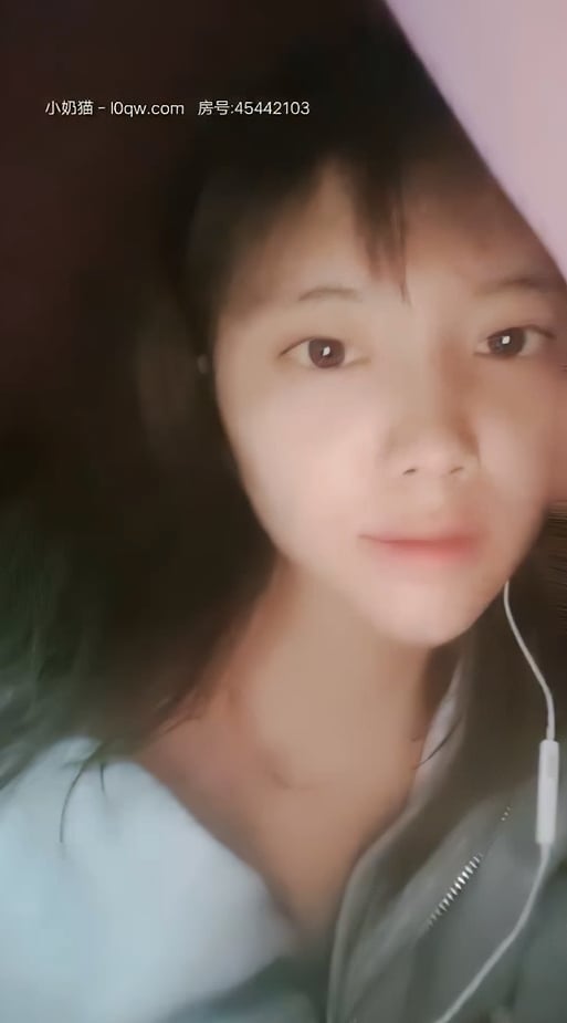 STP19368 带你偷窥真实大学女生宿舍【学妹直播赚学费】护理专业大一 偷拍室友 蚊帐自.jpg