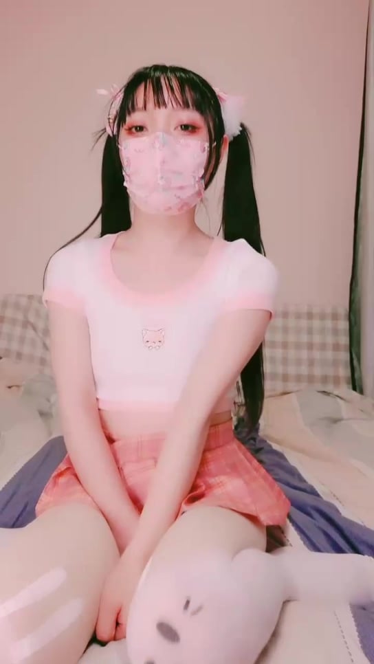kpxvs.com-STP19986 双马尾卡哇伊萝莉萌妹，短裙小兔子白丝，无毛白虎粉穴，镜头对准.jpg
