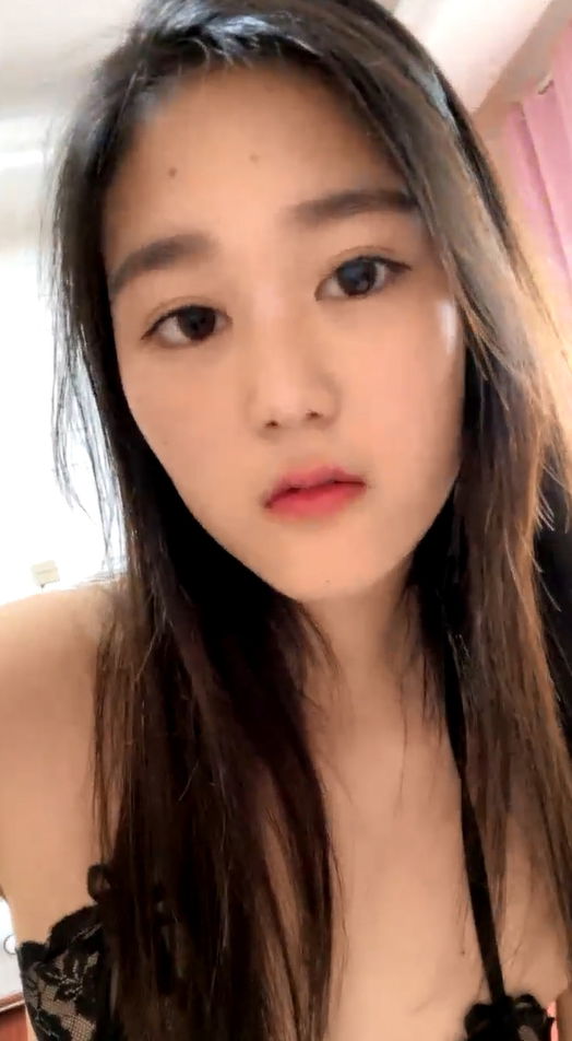 aaxv.xyz-STP20773 长相甜美大脸新人美女性感吊带黑丝自摸诱惑，张开双腿手指摩擦阴蒂.jpg
