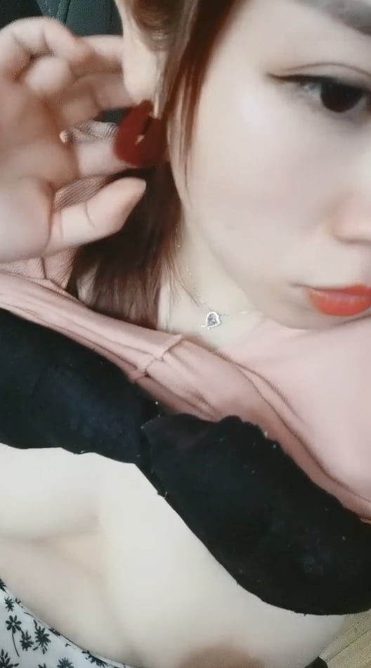 aaxv.xyz-STP20860 极品豪乳骚浪贱主播【泡泡老师】网吧勾搭屌丝看片公然包房做爱 性.jpg