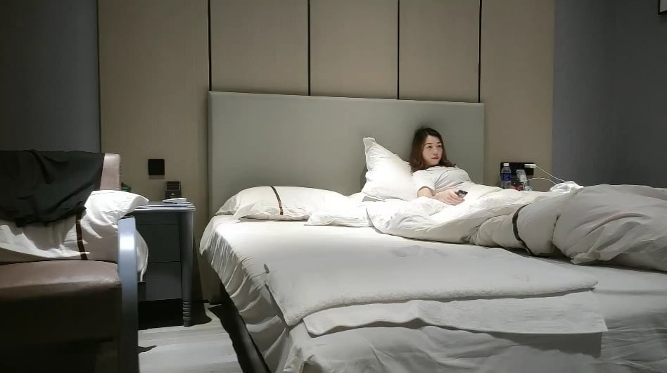 aaxv.xyz-STP20884 175大长腿 肤白貌美小少妇返场 这是要操出感情了.jpg