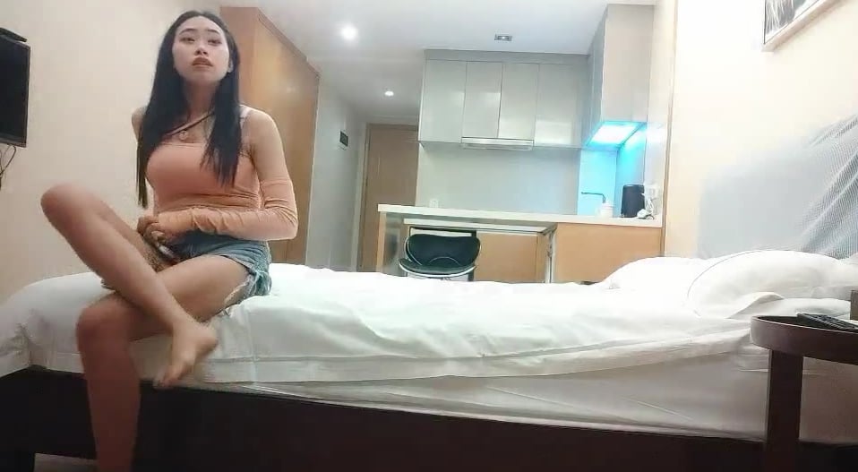 aaxv.xyz-STP21370 大长腿 美乳苗条 魔鬼身材小姐姐 精神小伙体力过人.jpg