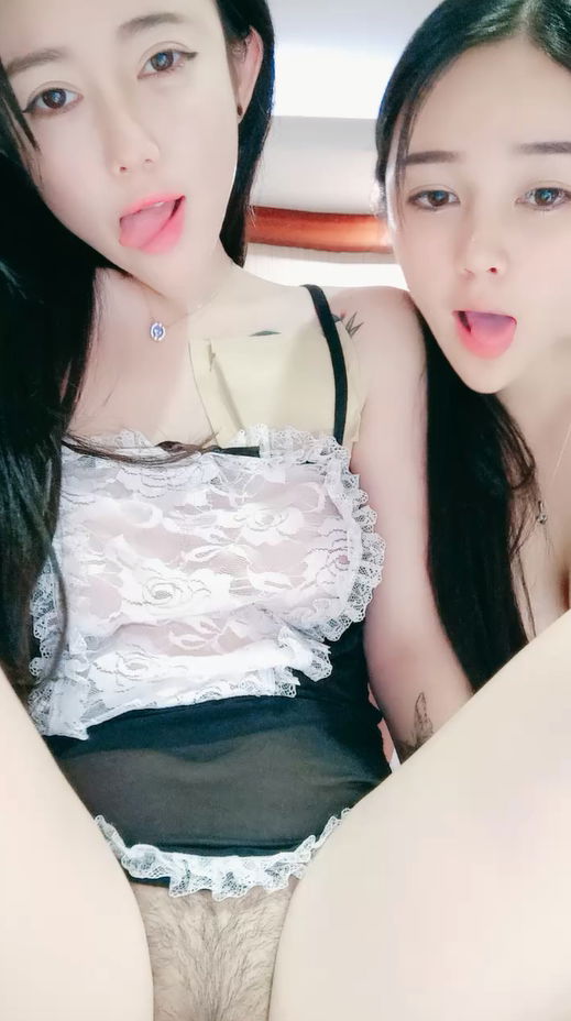 bbsxv.xyz-STP21785 缺个男主角极品颜值姐妹花双女大秀  女仆装露白皙奶子 翘起屁股互.jpg
