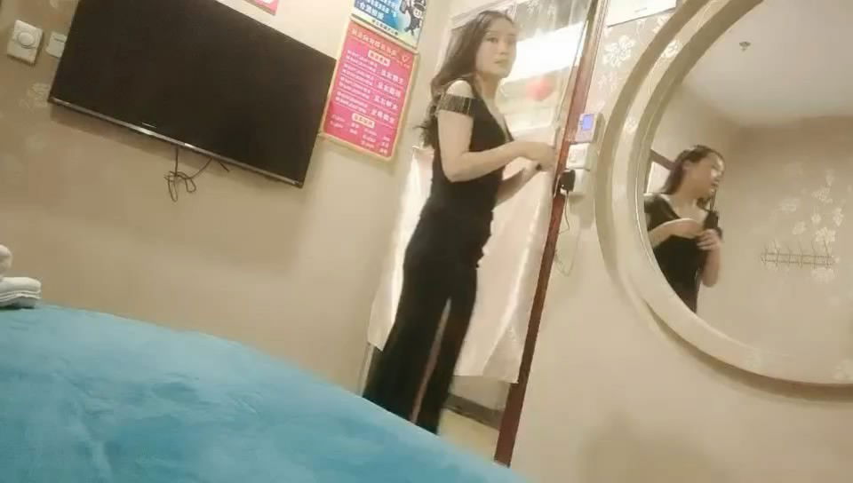 bbsxv.xyz-STP21811 足疗洗浴会所撩妹和男朋友分手半年没做爱的白肤美女技师宾馆开房啪啪.jpg