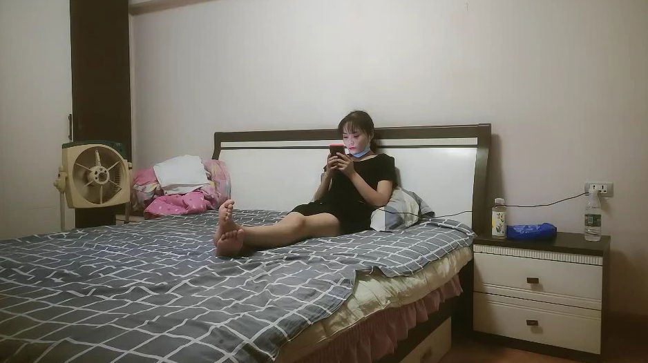 amav.xyz-STP22531 娇俏小少妇 一脸妩媚让小伙饥渴难耐 身姿苗条阴毛浓密黑乎乎 惨遇.jpg