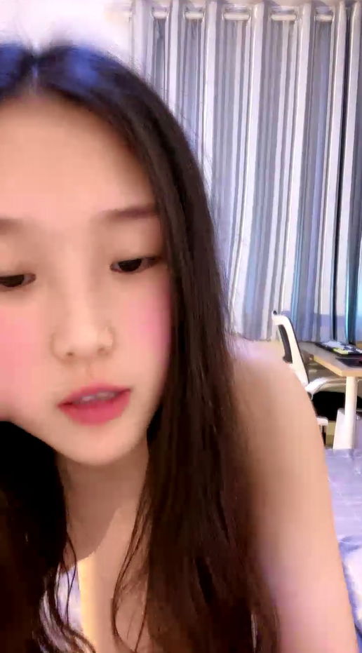 avmans.com-STP22920 极品颜值美女为赚钱下海大秀 今天炮友没在独自在家 掰开小穴揉搓.jpg