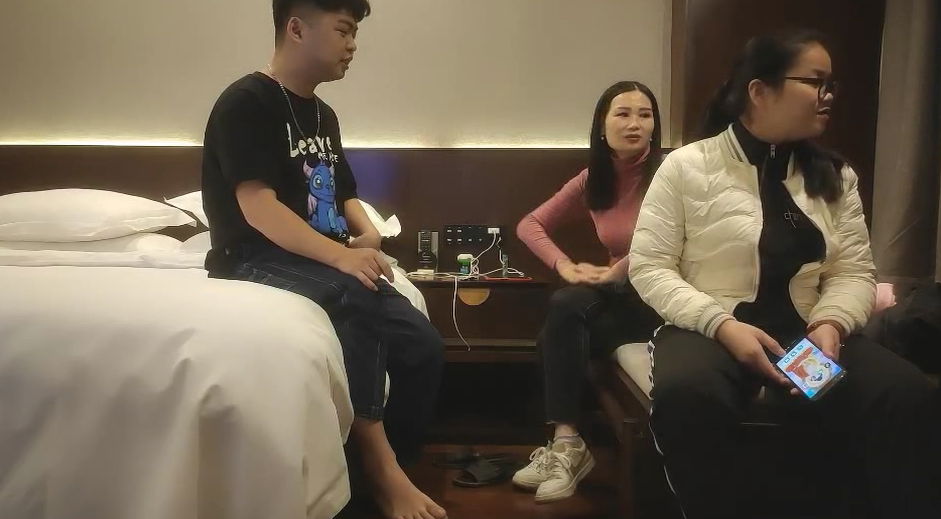 avmans.com-STP23163 【中国人不骗中国人】嫩妹终究不是心头好 今夜回归少妇场 重金双.jpg
