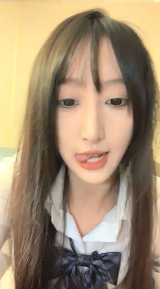 avmans.com-STP23344 【泡泡咕】极品小仙女 三点尽露 嘟嘴卖萌 乖巧甜美 JK短裙下黑丝.jpg