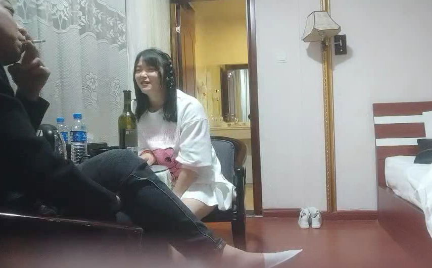 kpkp3.com-STP23824 刚开学就约出来开房 小妹妹青涩单纯，爱上大鸡巴插入的快感不能自.jpg