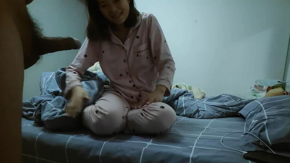 kpkp3.com-STP24252 约操良家小少妇来家里操逼 掏出大屌吸吮口活超棒 骑乘自己扶着JB.jpg