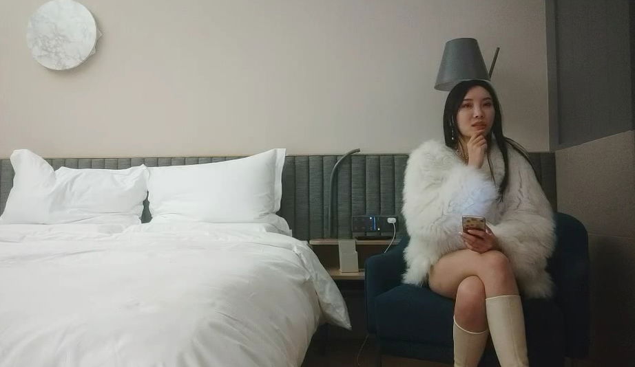 kpkp3.com-STP24404 凌晨一点场  3000网约外围女神  大长腿  D罩杯 极品御姐风，抠穴啪啪.jpg