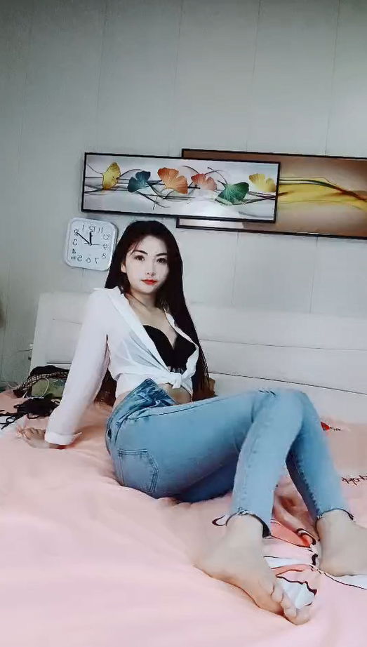kpkp3.com-STP24534 【瑜伽教练】，第二炮，175山东美女，牛仔裤，高跟，所有男人想要.jpg
