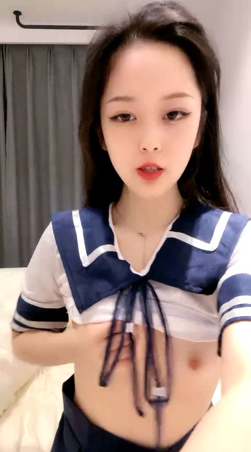 [zzpp02.com]-STP25047 【今日推荐绝美女神】蜜桃臀黑丝美腿，学生制服摇摆诱惑，全身.jpg