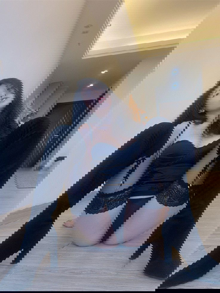 [zzpp02.com]-STP25109 【极品女神❤️推荐】火爆高颜值网红美女【抖娘利世】新作《私.jpg