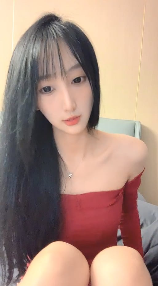 koco6.com@STP25373 现在学会用道具了，【泡泡咕】，这么美的逼，脸蛋，身材，淫液流.jpg