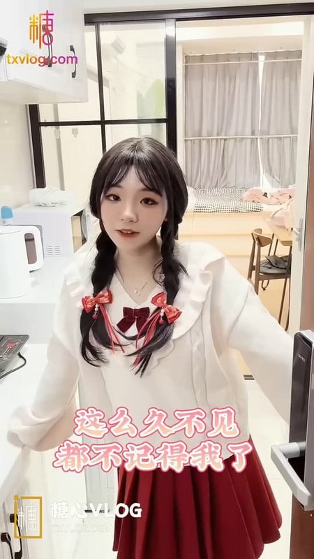 zzpp08.com@STP26441 最新可爱系极品网红美少女▌小余▌剧情意外发现妹妹的跳蛋 攻上.jpg