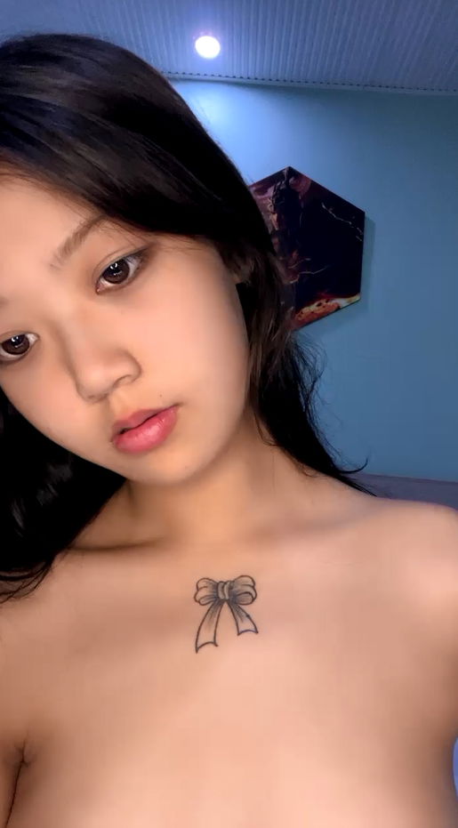 zzpp08.com@STP26541 花臂纹身新人小妹，自慰和男友操逼，微毛肥美嫩穴，丝袜撕裆小逼.jpg