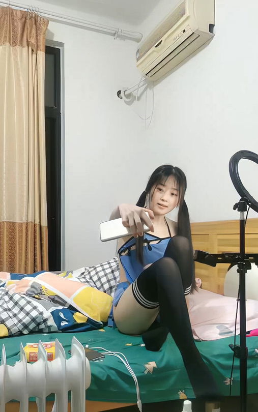 kckc11.com@STP26918 南京艺术学院大三学生妹 3000可约【纯纯乖乖】00后粉嫩白皙翘臀 .jpg