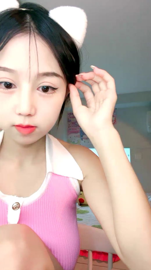 STP28407 婴儿肥甜美少女！难得露全脸诱惑！顶级美乳S型身材，蜜桃臀撞击抖动，脱下丁.jpg